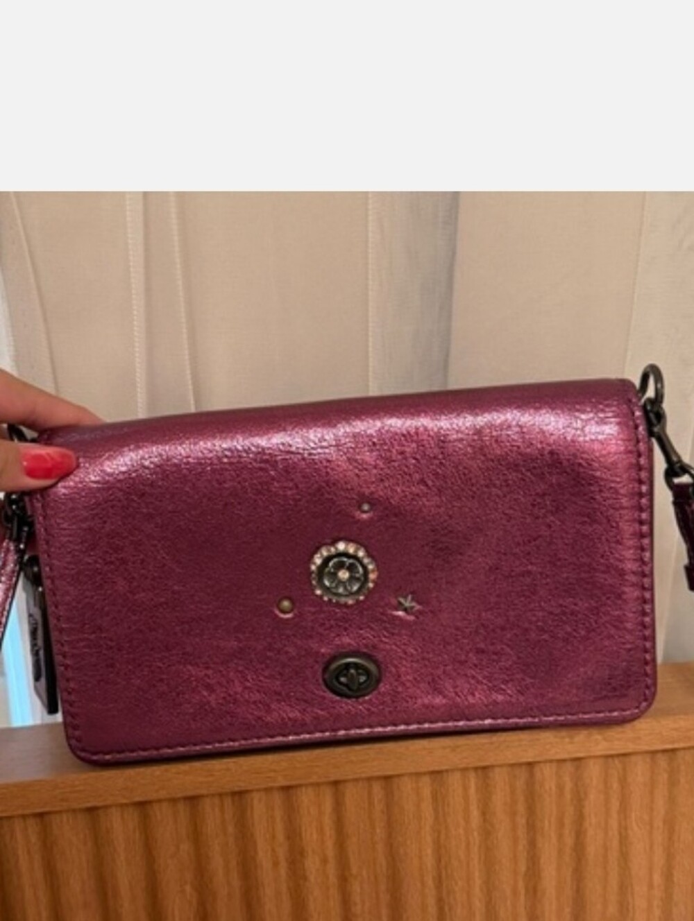 Coach 1941 Dinky Metallic Crossbody bag in a vibrant pink - Picture 1 of 9